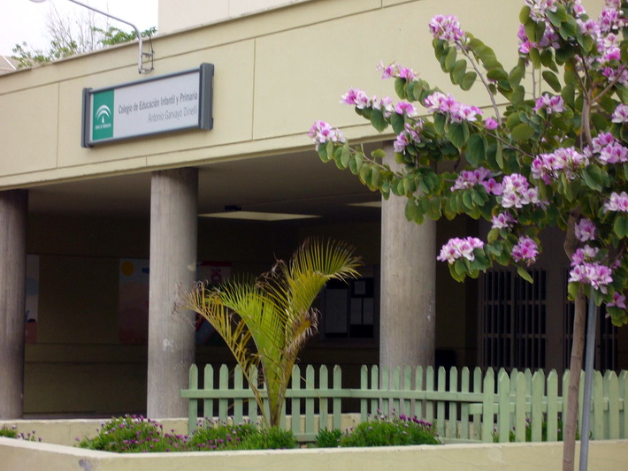 Los padres afectados por el cierre de una l�nea de infantil del colegio Garvayo Dinelli, indignados ante la falta de respuesta y el silencio de la alcaldesa.